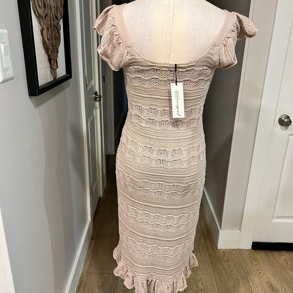 Freshman, Urban Outfitters Beige Crochet Style Cup Sleeves Dress with Ruffles - Picture 4 of 16